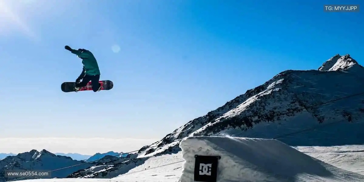 🎧官方正品周边直供，把赛场荣耀穿在身上！🏅